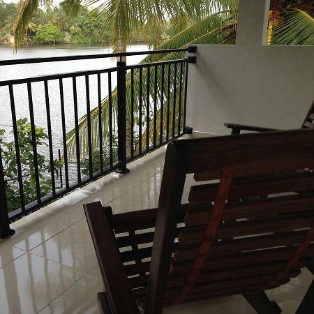 Lake Life Villa อัมบาลังโกดา ภายนอก รูปภาพ