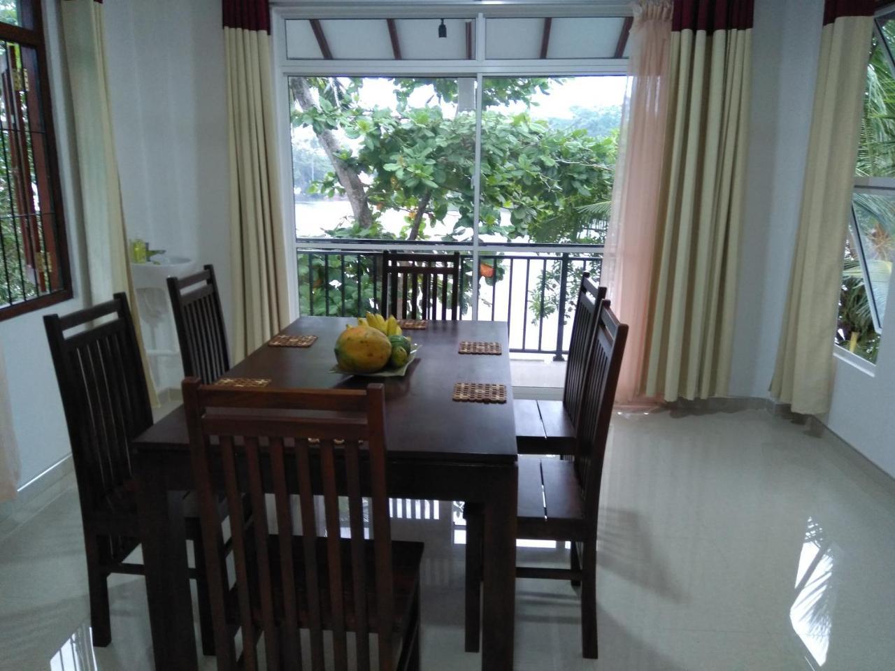 Lake Life Villa อัมบาลังโกดา ภายนอก รูปภาพ