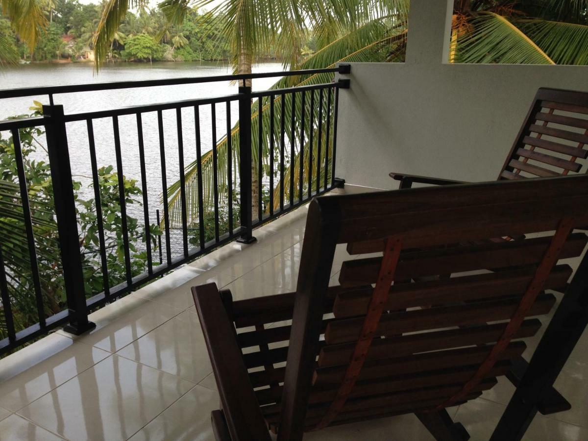 Lake Life Villa อัมบาลังโกดา ภายนอก รูปภาพ